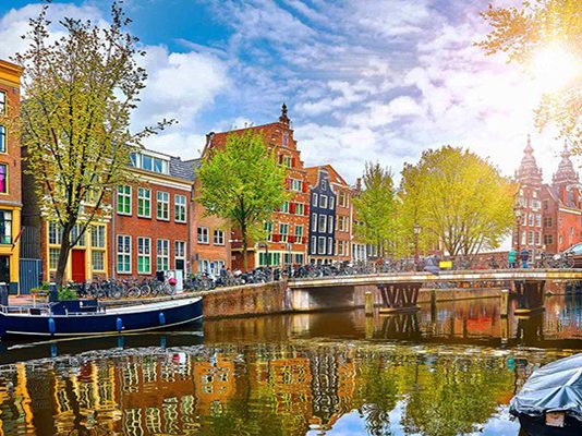 Khám phá Amsterdam thành phố mang sự độc đáo và lãng mạn